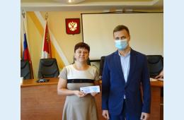 26.11.2021 Членам Общественной палаты вручены удостоверения | Администрация муниципального округа город Партизанск Приморского края Официальный сайт